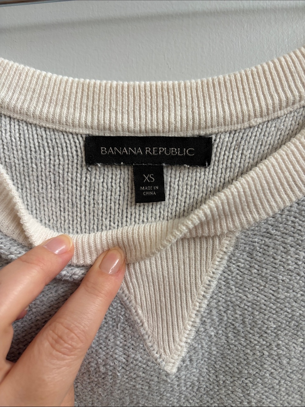 Banana Republic Short-Sleeve Crewneck Sweater in Light Gray with Cream Trim - Picture 2 of 2